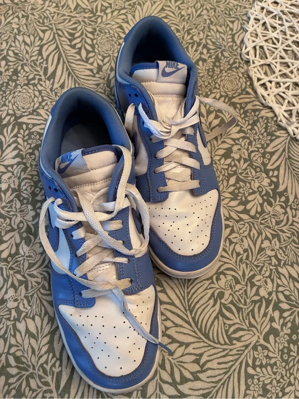 Nike Men's Blue and White Low-Top Sneakers